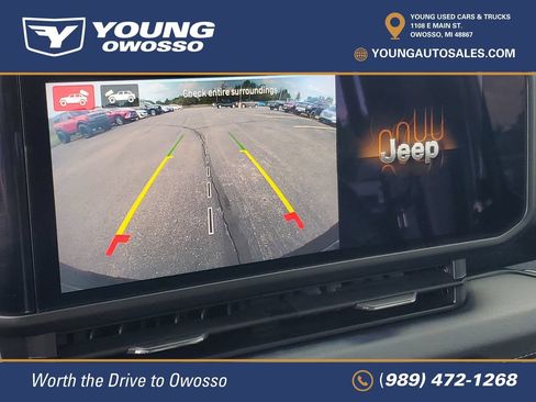 Used 2024 Jeep Wrangler Unlimited Sahara w/ Technology Group AWD/4WD image 19
