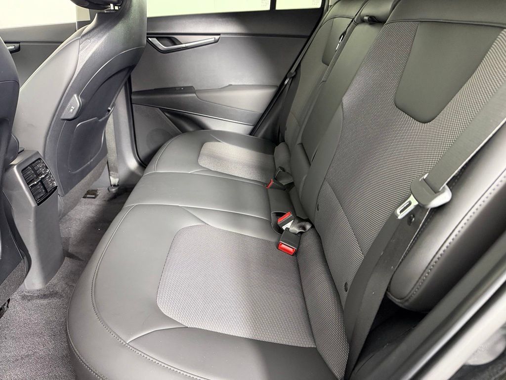 Used 2025 Kia Niro Wind FWD image 27