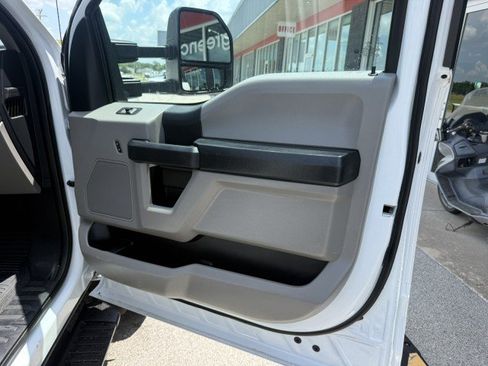 Used 2021 Ford F550 2WD Regular Cab Super Duty image 19