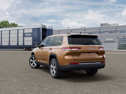 New 2026 Jeep Grand Cherokee L Limited AWD/4WD image 3