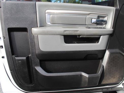 Used 2018 RAM 5500 4x4 Regular Cab image 11