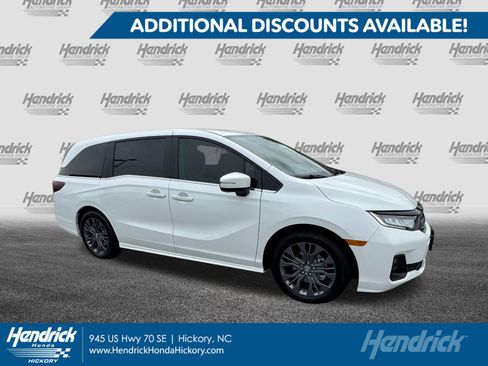 New 2026 Honda Odyssey Touring image 1