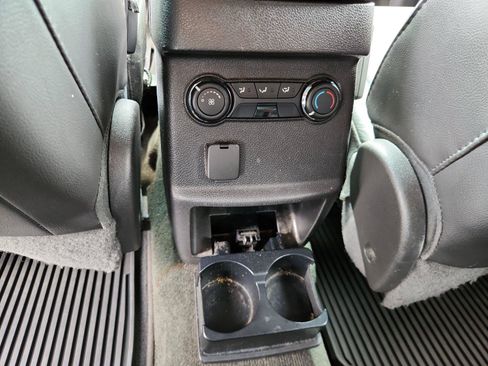Used 2014 Ford Explorer XLT w/ Equipment Group 202A AWD/4WD image 12