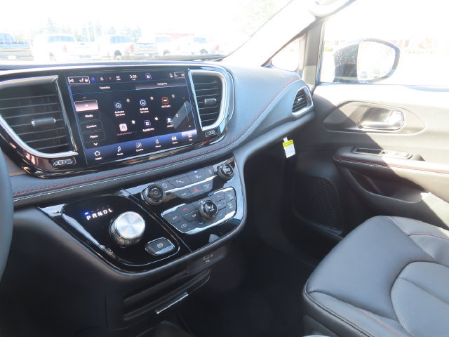 New 2027 Chrysler Pacifica Select AWD/4WD image 33