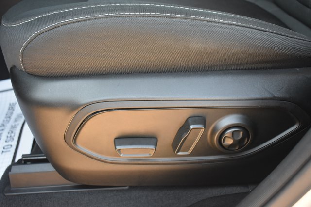 Used 2025 Jeep Grand Cherokee Laredo RWD image 14