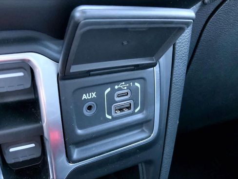 Used 2023 Jeep Wrangler Unlimited Sport AWD/4WD image 31