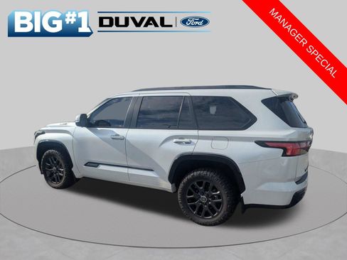 Used 2024 Toyota Sequoia Platinum AWD/4WD image 6