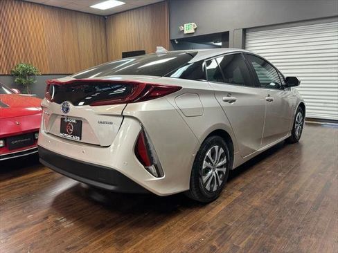 Used 2020 Toyota Prius Prime Limited image 5
