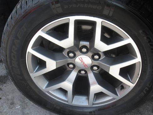 Used 2018 GMC Sierra 1500 SLT AWD/4WD image 4