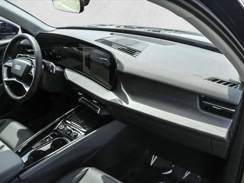 New 2026 Audi Q3 quattro 2.0T AWD/4WD image 26