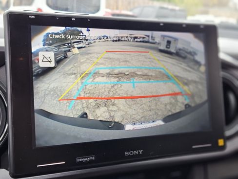 Used 2021 Toyota Tacoma TRD Sport w/ Technology Package image 22