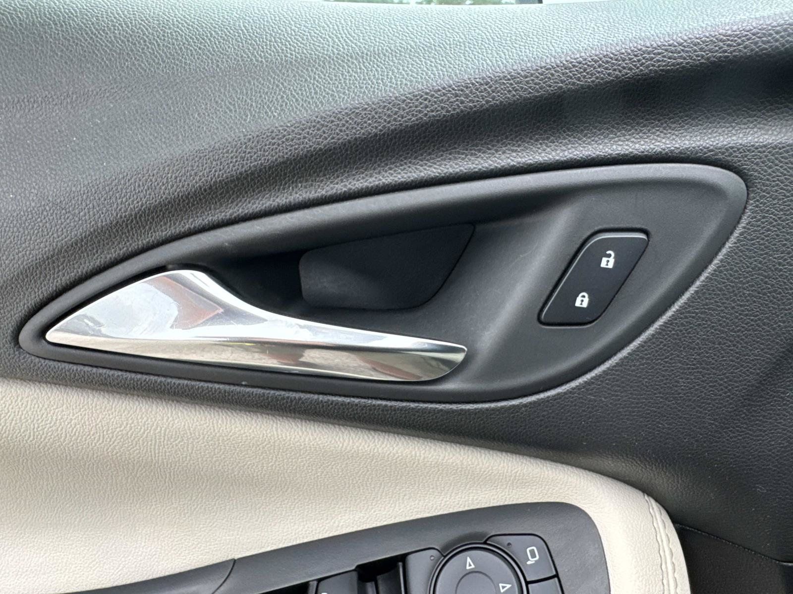 Used 2023 Buick Encore GX Preferred w/ Cold Weather Comfort Package FWD image 21