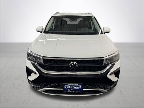 Used 2024 Volkswagen Taos SE image 10