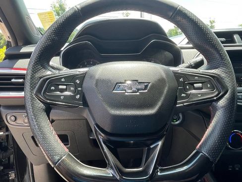 Used 2022 Chevrolet TrailBlazer RS FWD image 13