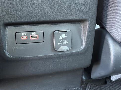 Used 2025 Nissan Frontier SV w/ SV Convenience Package RWD image 11
