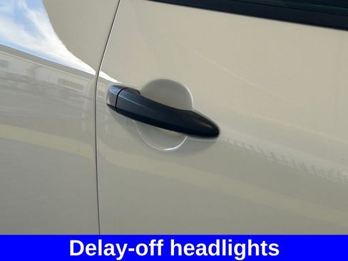 Used 2024 Nissan Rogue S image 19