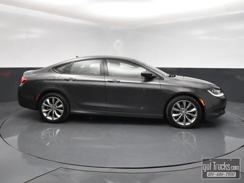 Used 2015 Chrysler 200 S w/ Navigation & Sound Group I image 50