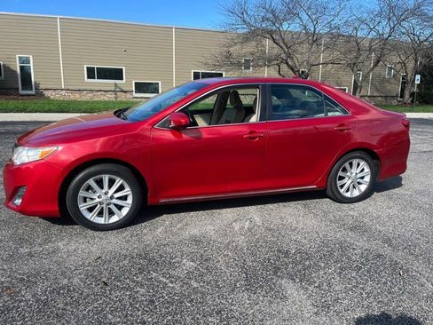 Used 2012 Toyota Camry XLE image 2