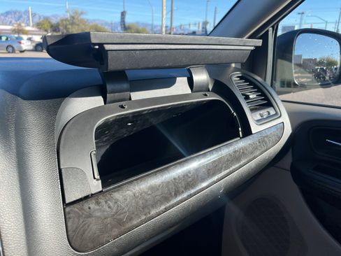 Used 2017 Dodge Grand Caravan SE w/ Power Window Group image 32