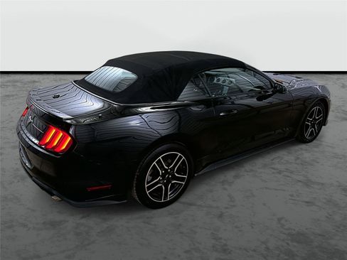 Used 2020 Ford Mustang Premium image 4
