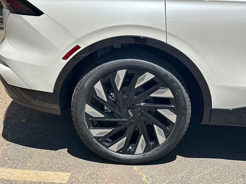 New 2026 Lincoln Nautilus Reserve AWD/4WD image 18