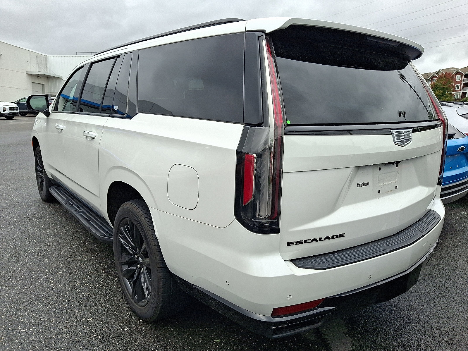 Used 2022 Cadillac Escalade ESV Sport Platinum AWD/4WD image 5