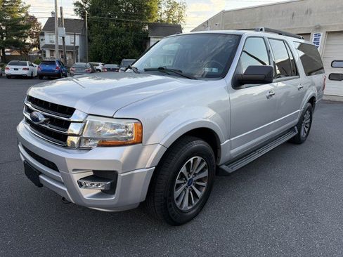 Used 2017 Ford Expedition EL XLT w/ Equipment Group 202A AWD/4WD image 2