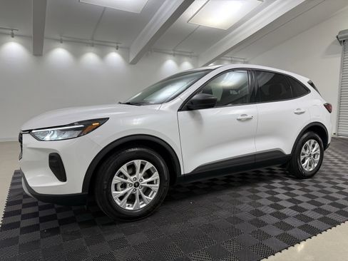 Used 2025 Ford Escape Active image 4