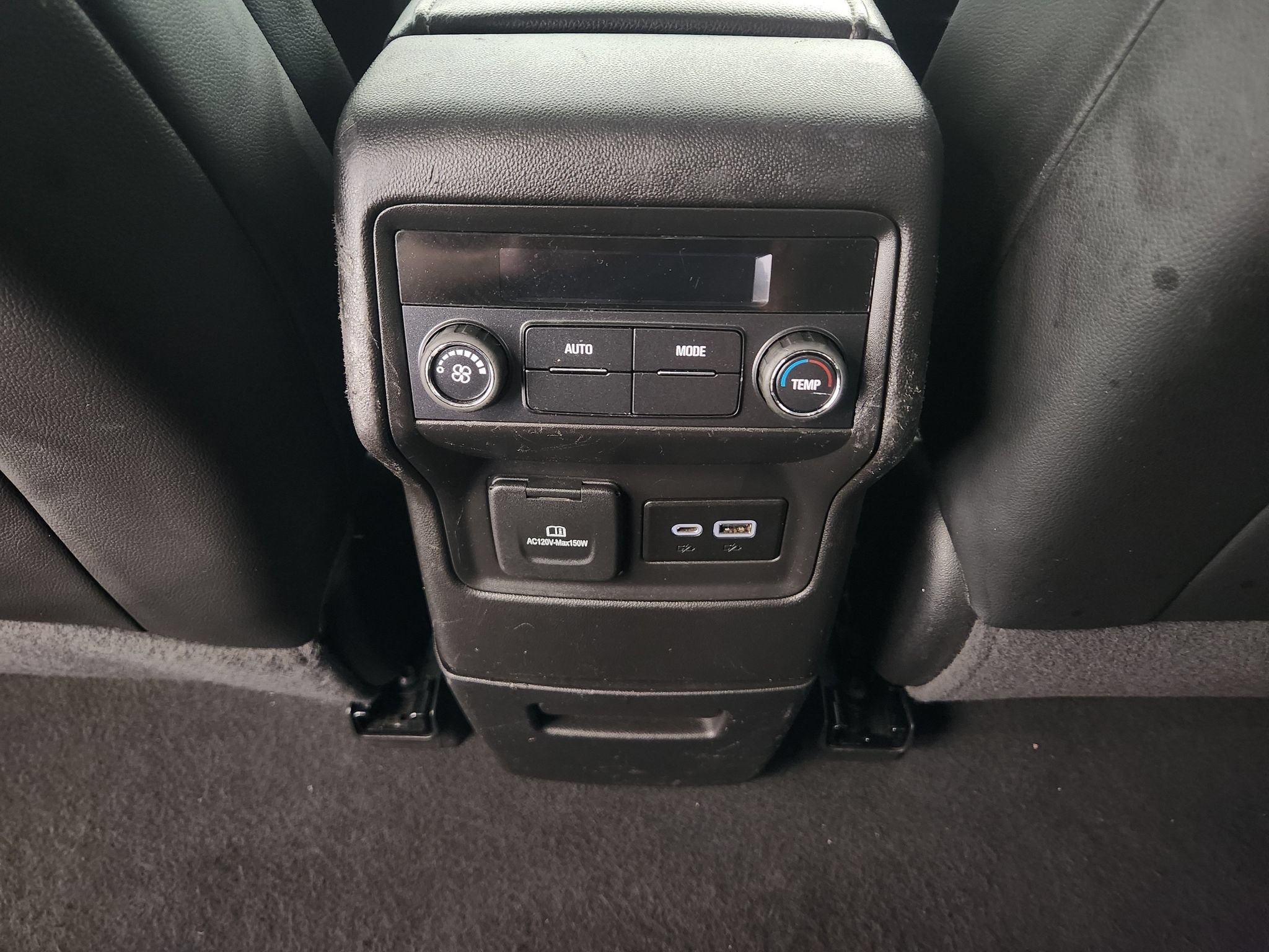 Used 2023 GMC Acadia SLT FWD image 31
