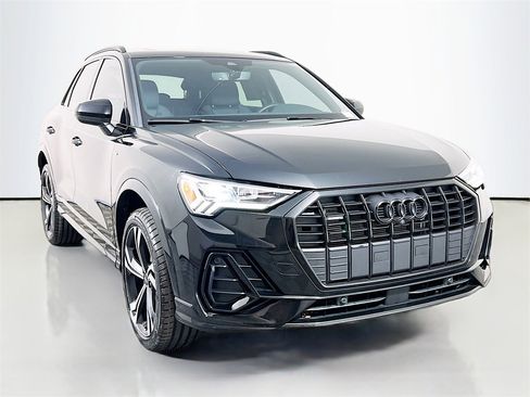 Used 2024 Audi Q3 2.0T Premium Plus w/ Premium Plus Package image 2