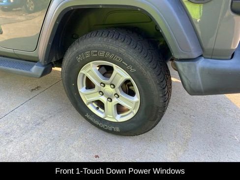 Used 2018 Jeep Wrangler Unlimited Sport S AWD/4WD image 9