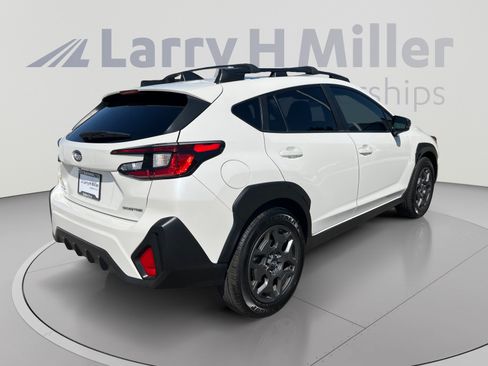 Used 2024 Subaru Crosstrek 2.0i Premium AWD/4WD image 5