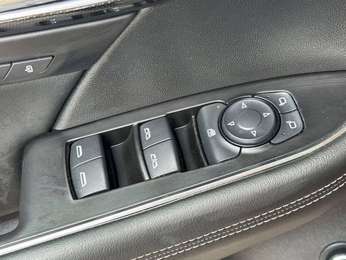 Used 2023 Buick Envision Essence FWD image 12