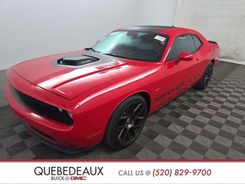 Used 2016 Dodge Challenger R/T image 1