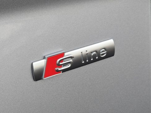 Used 2023 Audi Q5 2.0T Prestige w/ Prestige Package image 32