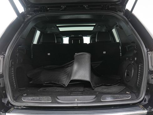 Used 2018 Jeep Grand Cherokee Overland image 17