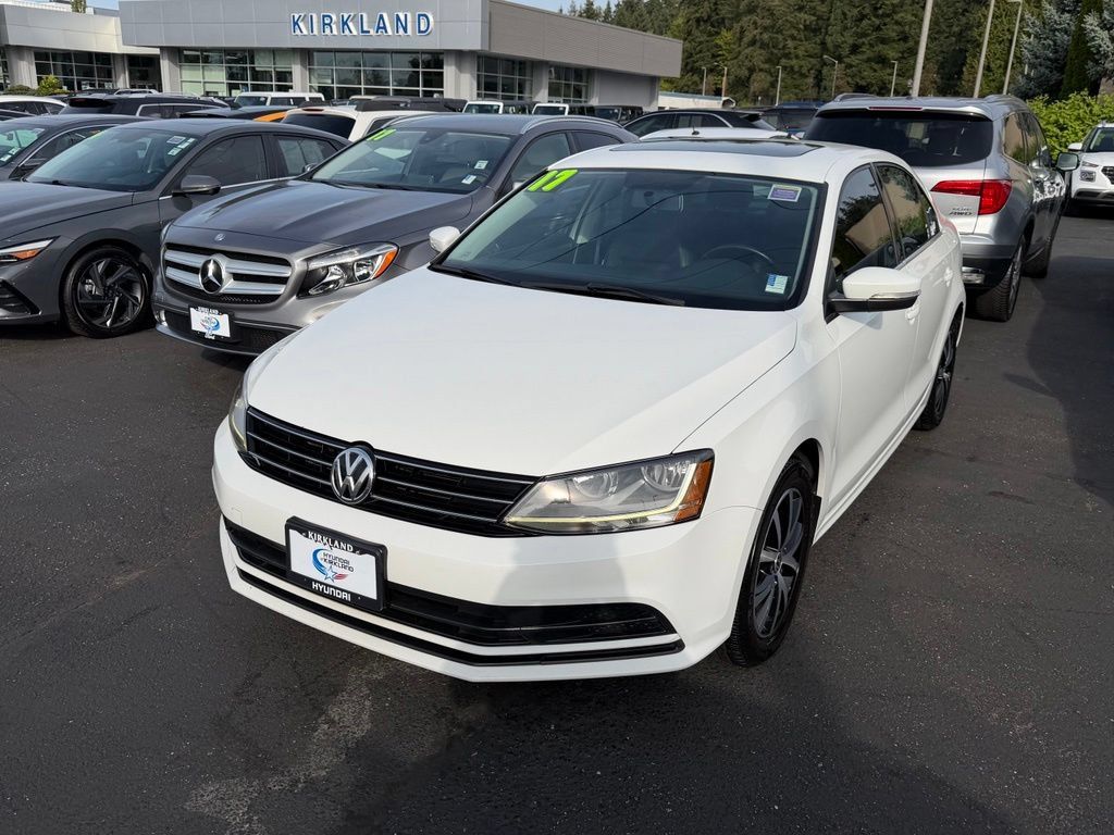 Used 2017 Volkswagen Jetta SE FWD image 3