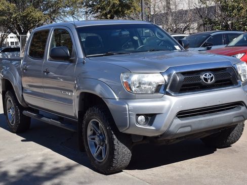 Used 2014 Toyota Tacoma PreRunner w/ SR5 Package image 4