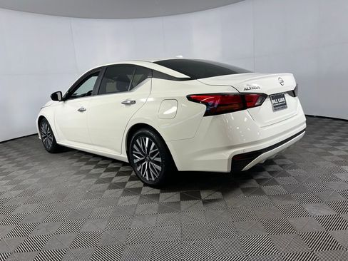 Used 2025 Nissan Altima 2.5 SV image 9