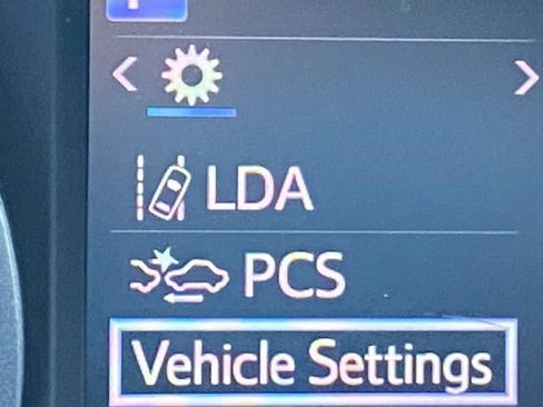 Used 2017 Toyota RAV4 XLE image 17