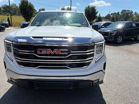 Used 2025 GMC Sierra 1500 SLT AWD/4WD image 3