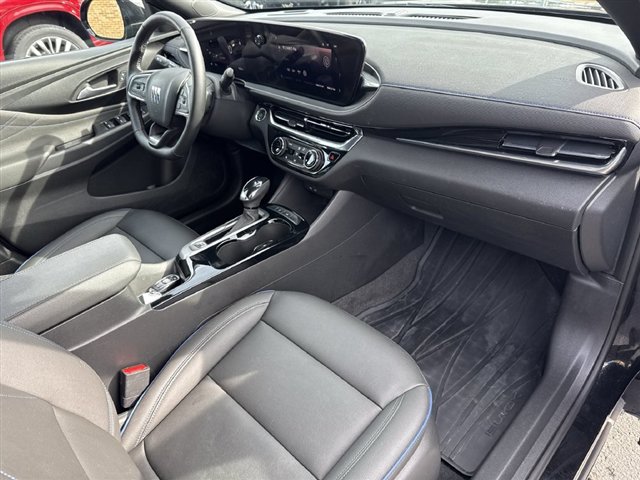 Used 2024 Buick Envista Sport Touring w/ Convenience I Package FWD image 28