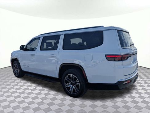 Used 2025 Jeep Wagoneer L Series II w/ 8-pass Seating Package image 5