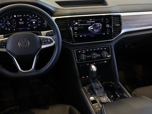 Used 2023 Volkswagen Atlas SEL image 41