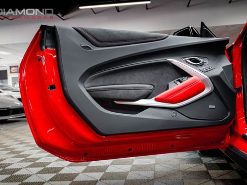 Used 2021 Chevrolet Camaro ZL1 RWD image 14