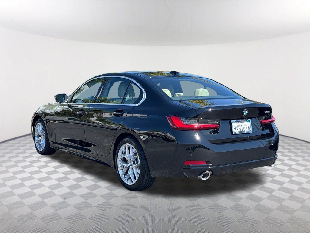 Used 2026 BMW 330i Sedan w/ Premium Package RWD image 4