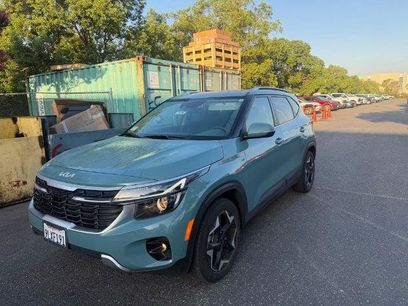 Used 2024 Kia Seltos EX