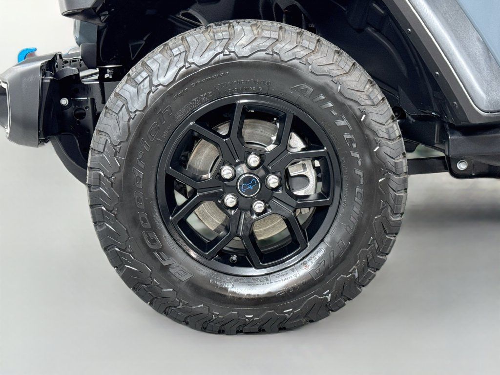 Used 2024 Jeep Wrangler Unlimited AWD/4WD image 13