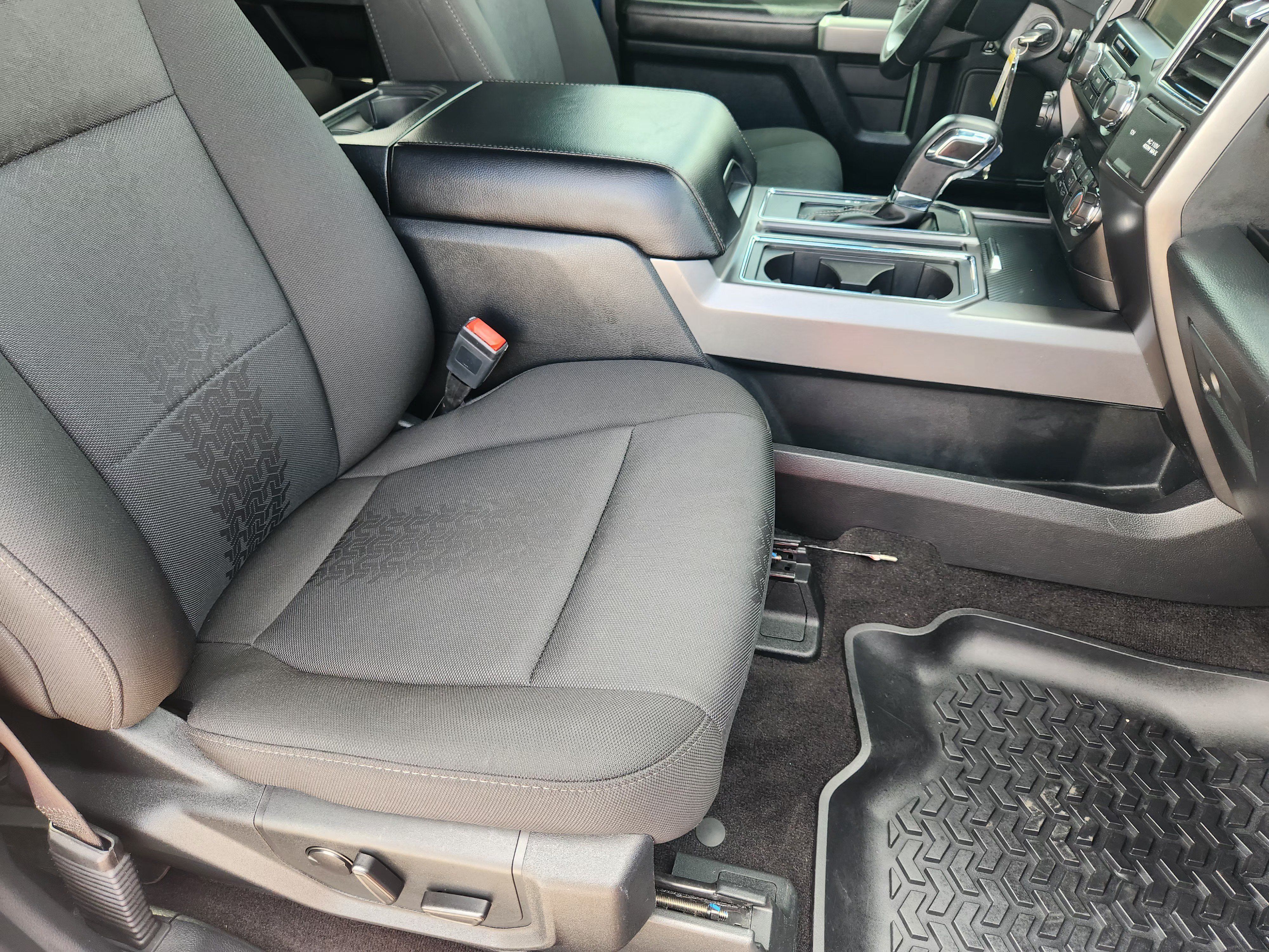 Used 2019 Ford F150 XLT w/ Equipment Group 302A Luxury AWD/4WD image 14