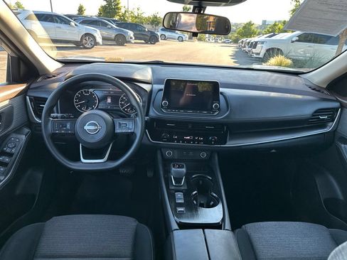 Used 2023 Nissan Rogue SV FWD image 27